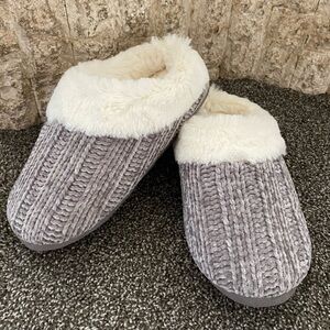 Wayland Square Memory Foam Slippers (Size: M) NWOT